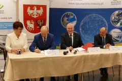 Miniatura zdjęcia: Podpisanie umowy 2